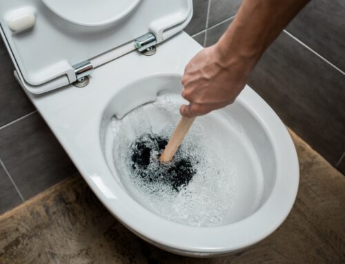 Toiletten-Abfluss verstopft: endlich wieder freie Rohre